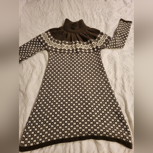 Mocha Design Sweater Dress - Picture 7 of 15